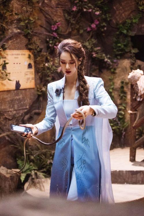 千金女王美又飒,美艳绝伦，飒爽英姿，傲视群芳