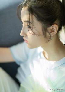 张子枫吃瓜娱乐视频  第3张