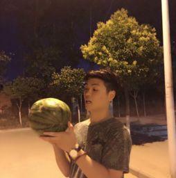 娱乐吃瓜酱男生的身高,揭秘娱乐界身高担当的瓜酱男生  第3张